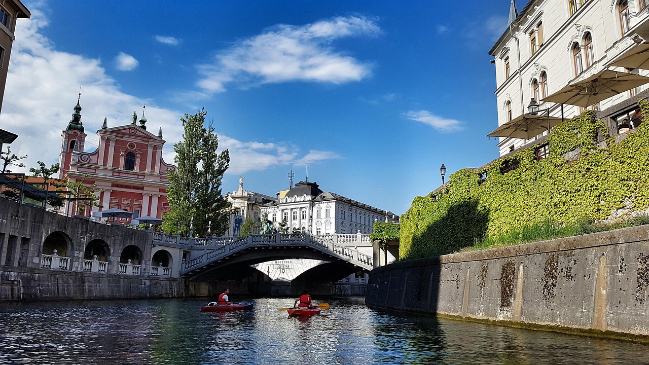 Ljubljana: Vodnik po zeleni prestolnici Slovenije